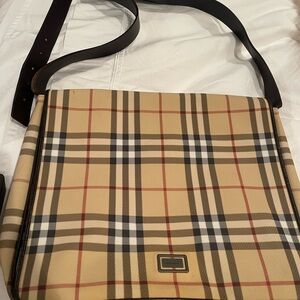Project  Burberry Tan and Black Messenger Bag with Iconic Check Pattern. Unisex